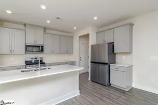 325 Roderick Ln, Greenville, SC 29605 - Photo 15