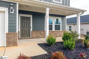 325 Roderick Ln, Greenville, SC 29605 - Photo 3