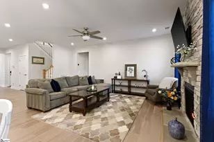 356 Hollythorpe Ln, Fountain Inn, SC 29644 - Photo 13