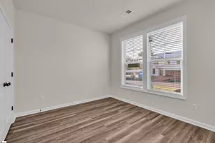 2037 Halton Oaks Dr, Spartanburg, SC 29303 - Photo 7