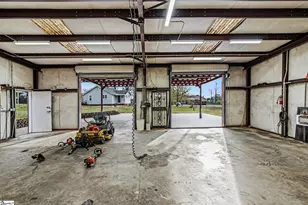 11 Bainbridge Dr, Greenville, SC 29611 - Photo 3