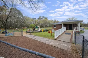 615 Fairview St, Fountain Inn, SC 29644 - Photo 5