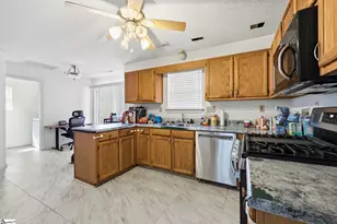 216 Twin Falls Dr, Simpsonville, SC 29680 - Photo 9