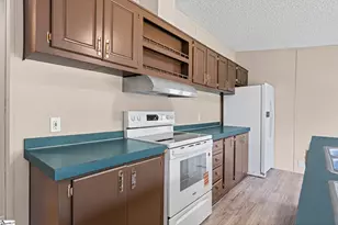 136 W Freedom Wood Dr, Liberty, SC 29657 - Photo 9