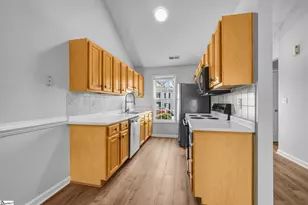 71 Huntress Dr, Greer, SC 29651 - Photo 9