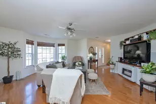 39 Perkins Ct, Greer, SC 29651 - Photo 5