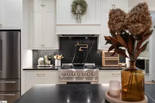 613 Aqua Vw Dr, Seneca, SC 29672 - Photo 7