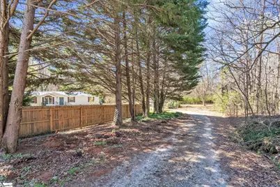 109 Lakeside Drive, Taylors, SC 29687 - Photo 3