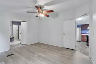 109 Lakeside Dr, Taylors, SC 29687 - Photo 27