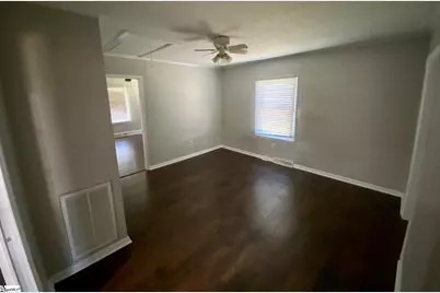 8 Lester Avenue, Greenville, SC 29617 - Photo 9