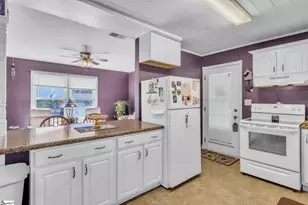 209 Brookmere Rd, Simpsonville, SC 29681 - Photo 9