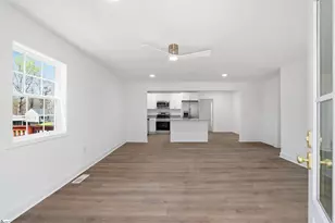 118 E Decatur St, Greenville, SC 29617 - Photo 7