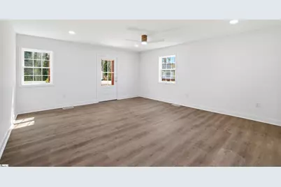 118 E Decatur Street, Greenville, SC 29617 - Photo 9