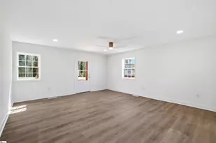 118 E Decatur St, Greenville, SC 29617 - Photo 9