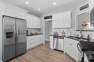 704 Rockcliff St, Greenville, SC 29617 - Photo 23