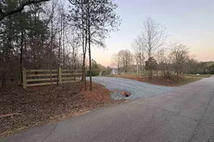 829 Bramlett Rd, Laurens, SC 29360 - Photo 1