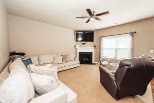 220 Dellwood Dr, Spartanburg, SC 29301 - Photo 9