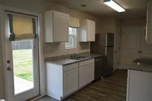 323 Long Grove Ln, Greer, SC 29650 - Photo 3