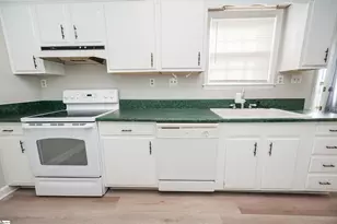 1466 B Dover Rd, Spartanburg, SC 29301 - Photo 7