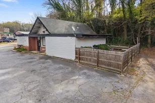 326 Wade Hampton Blvd, Greenville, SC 29609 - Photo 3