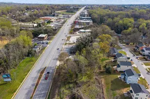 326 Wade Hampton Blvd, Greenville, SC 29609 - Photo 11