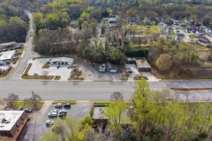 326 Wade Hampton Blvd, Greenville, SC 29609 - Photo 9