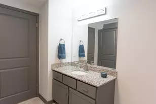 100 E Washinton St, Greenville, SC 29601 - Photo 13