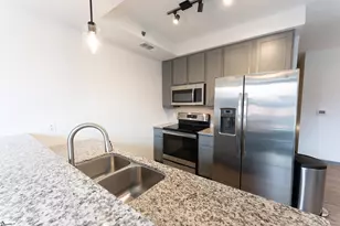 100 E Washinton St, Greenville, SC 29601 - Photo 15