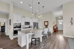 621 Longfellow Wy, Simpsonville, SC 29681 - Photo 9