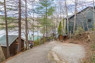 1028 E Lakeshore Dr, Landrum, SC 29356 - Photo 33