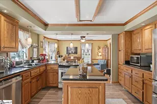 267 Farm Lake Rd, Boiling Springs, SC 29316 - Photo 9