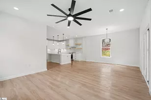 130 Boxwood Ln, Easley, SC 29640 - Photo 9