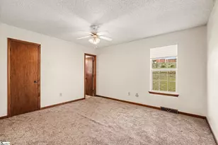 1106 Charter Oaks Dr, Taylors, SC 29687 - Photo 9