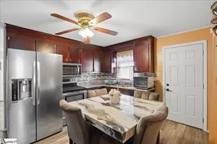 16 Carver St, Greenville, SC 29611 - Photo 5