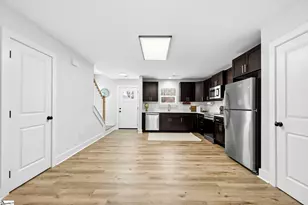 8 Robin Hood Rd, Taylors, SC 29687 - Photo 7