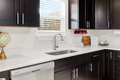 8 Robin Hood Road, Taylors, SC 29687 - Photo 5