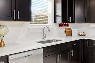 8 Robin Hood Rd, Taylors, SC 29687 - Photo 5