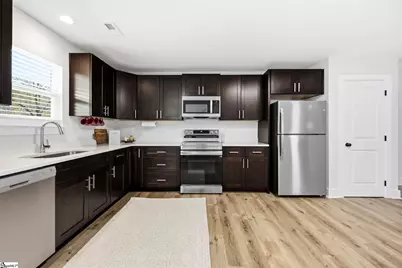 8 Robin Hood Road, Taylors, SC 29687 - Photo 3