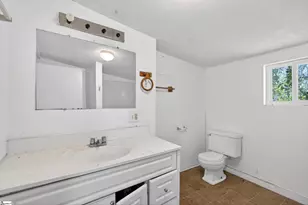 131 Holy St, Spartanburg, SC 29307 - Photo 9