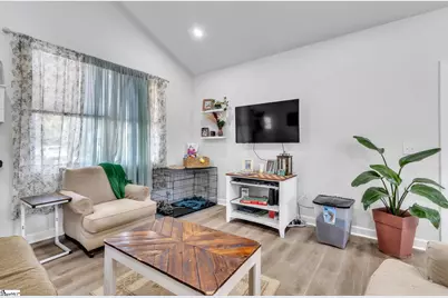 525 W Peachtree Street, Woodruff, SC 29388 - Photo 9