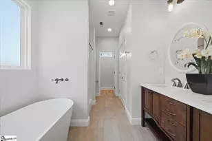 563 Clairidge Dr, Boiling Springs, SC 29316 - Photo 9