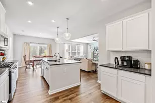 310 Poinsett Bridge Wy, Greenville, SC 29607 - Photo 13