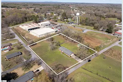 300 N Green Street, Williamston, SC 29697 - Photo 1