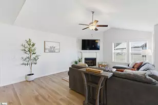 332 Terilyn Ct, Greenville, SC 29611 - Photo 5