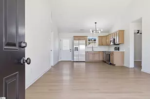 621 Drew St, Greenville, SC 29617 - Photo 3