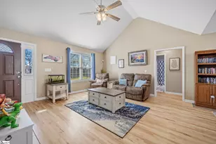 504 Belcher Home Pl, Boiling Springs, SC 29316 - Photo 3