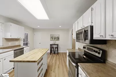 90 Southwood Drive, Greenville, SC 29605 - Photo 15