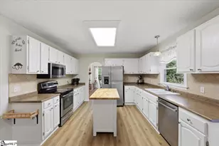 90 Southwood Dr, Greenville, SC 29605 - Photo 13