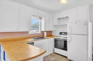 2229 Fews Chapel Rd, Greer, SC 29651 - Photo 9