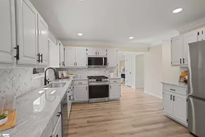 111 Chase Woods Court, Simpsonville, SC 29680 - Photo 9